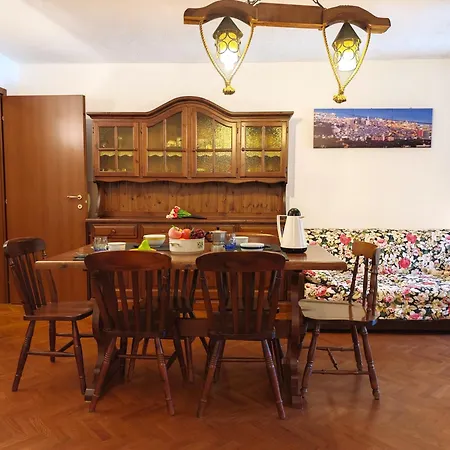 Hostdomus - Weekend Wood Apartamento